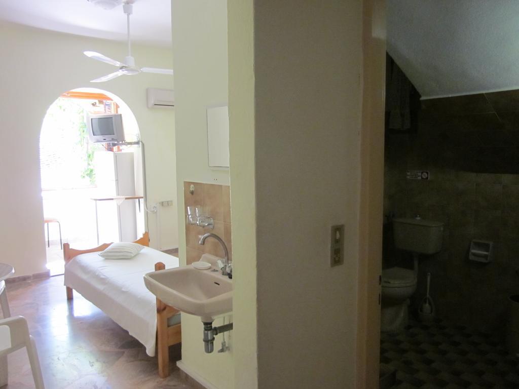 Tina Rooms Gialtra 部屋 写真